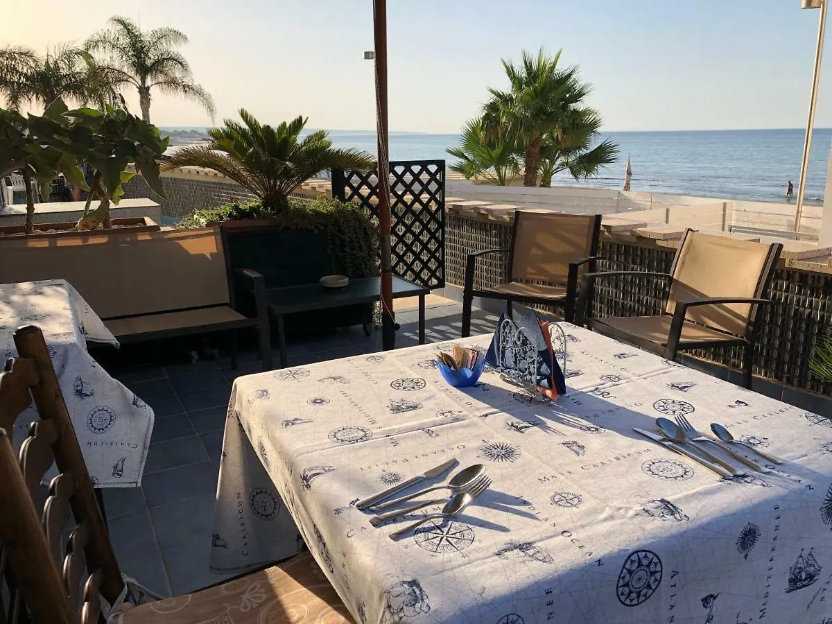 Bed and Breakfast L'Onda Marina di Ragusa Bed & Breakfast